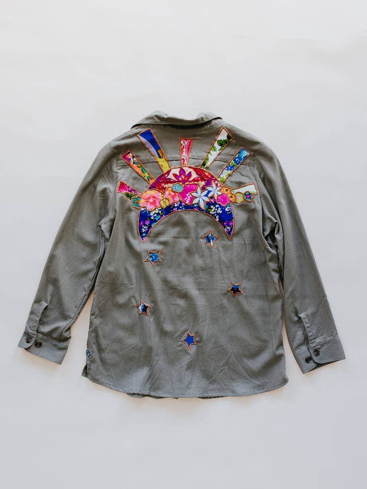 Blouse en lin Sun + Moon - Olive Grove pour la vente par Wings Hawaii