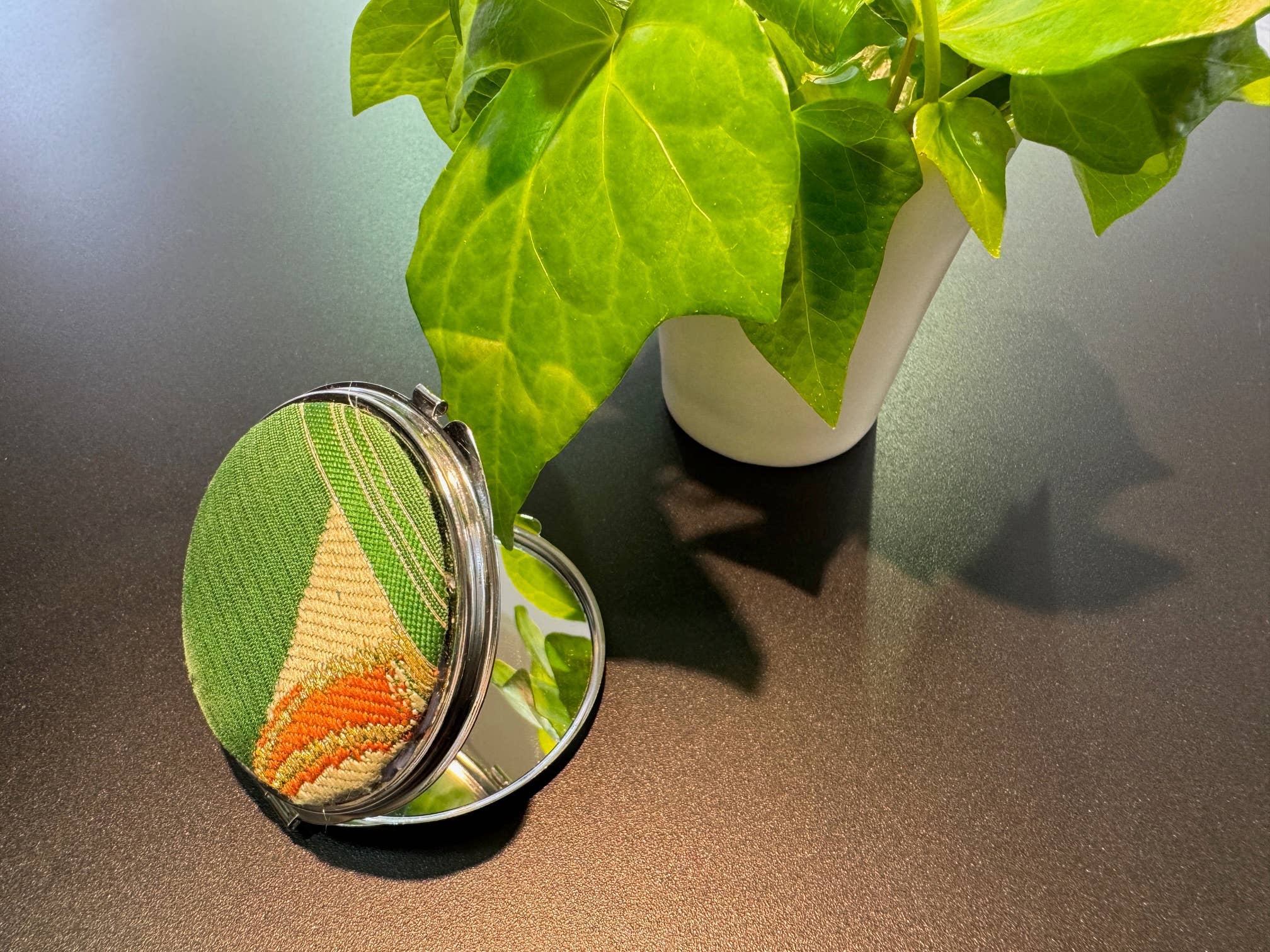 KOTO - Wholesale Compact Mirror - Kimono Obi Compact Mirror (silver)1