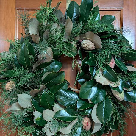 Lucknow Southern and Company – Coroa de flores por atacado – Grinalda clássica de Lucknow Southern Magnolia & Fresh Evergreens