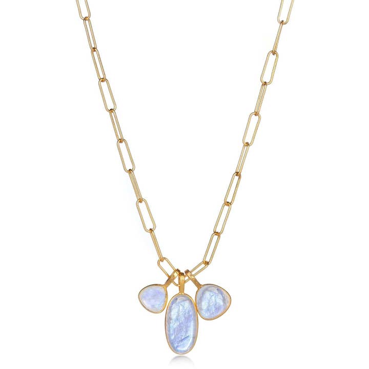 Collier en pierre de lune arc-en-ciel biologique à triple breloque pour la vente par Fervor Montréal