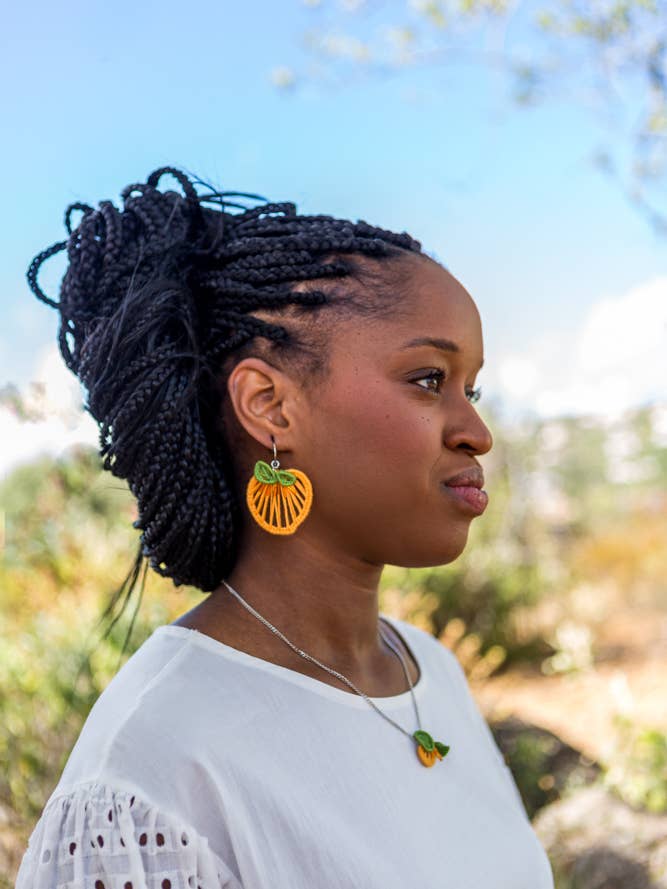 orange earring, delicate, stainless steel, vibrant color for wholesale by flavia ferreira feelings