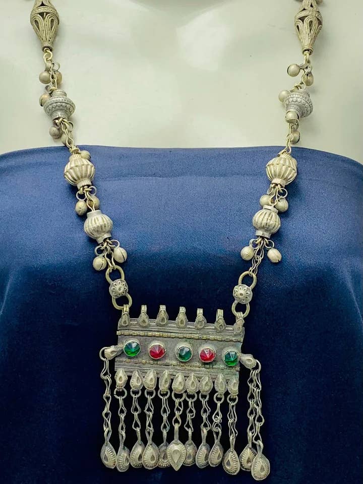 Collar vintage con colgante tribal de cadena larga, gitano nómada para venta al por mayor de vintarust