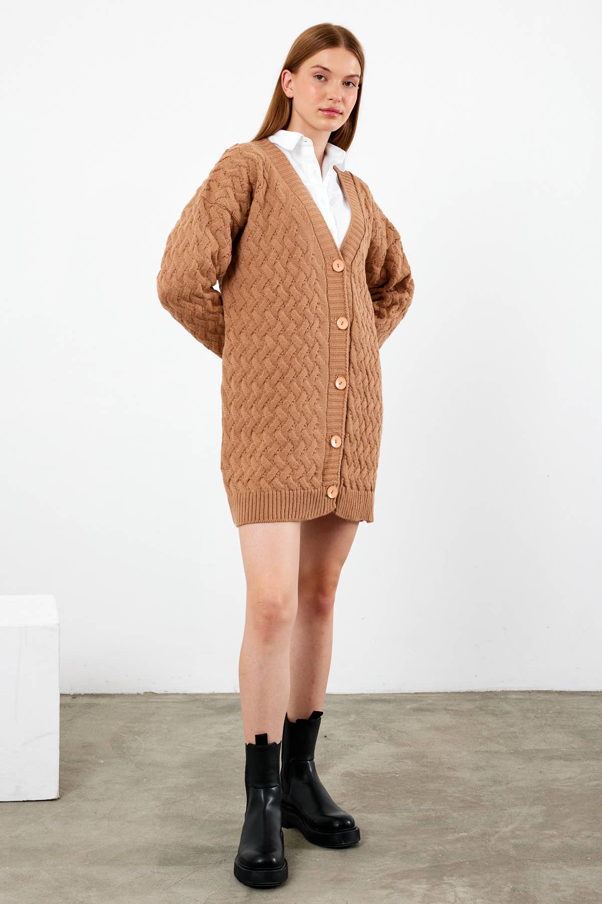 VAV NEW YORK - Vendita all'ingrosso Cardigan - Donna - Cardigan in maglia Cardigan in maglia di media lunghezza Cardigan invernale modesto18