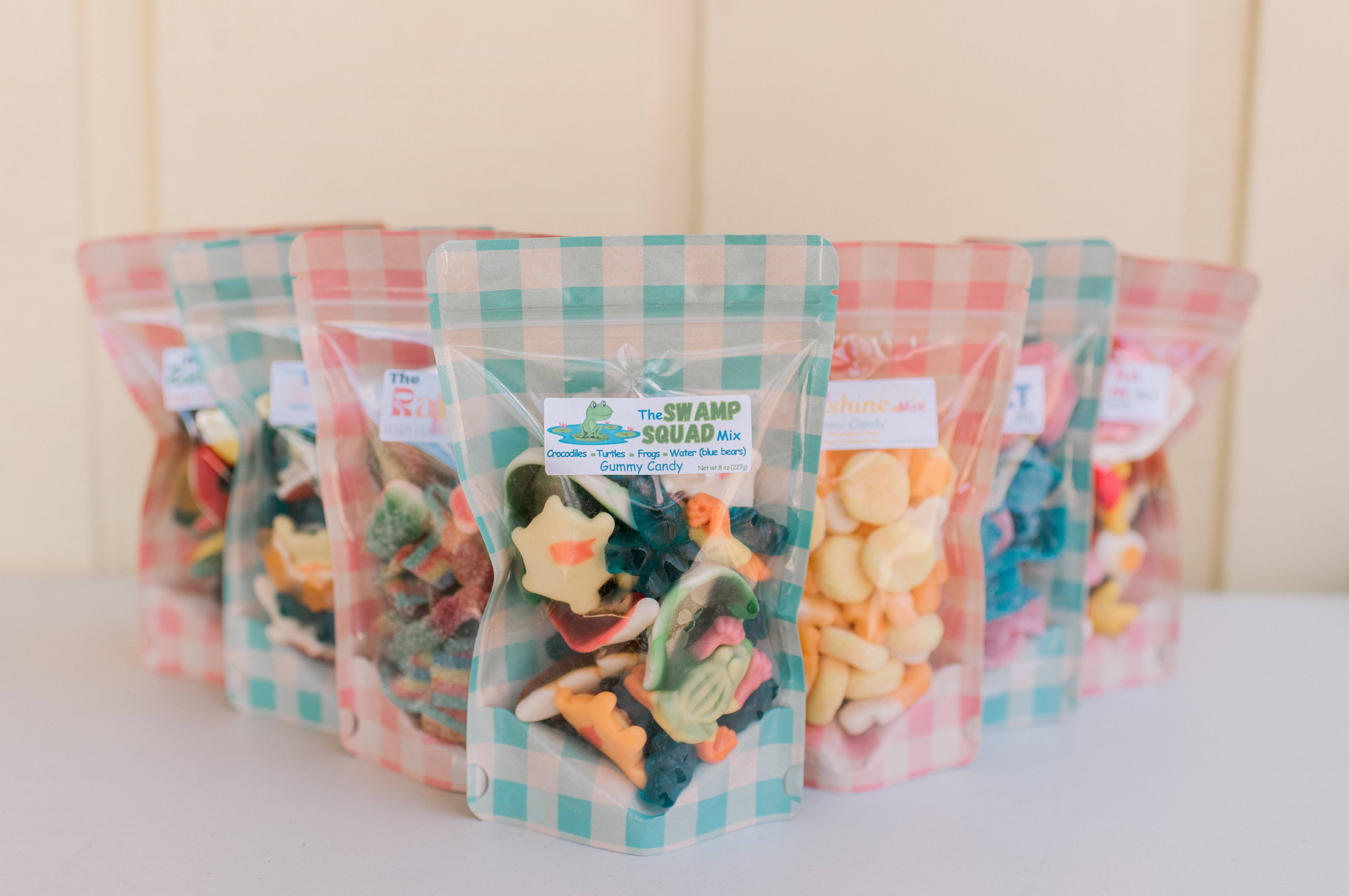 The Honey Den - Wholesale Gummy - The Swamp Mix– Frogs, Gators, Turtles & Blue “Water” gummies1