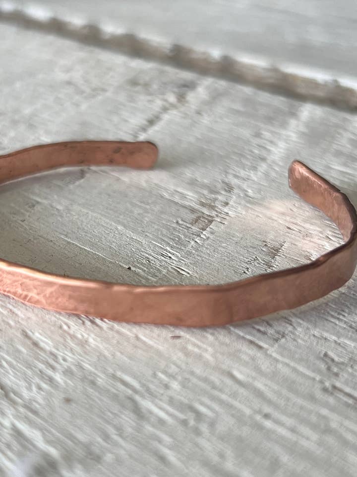Bracelet Manchette Cuivre pour la vente par Frolicking Leaves