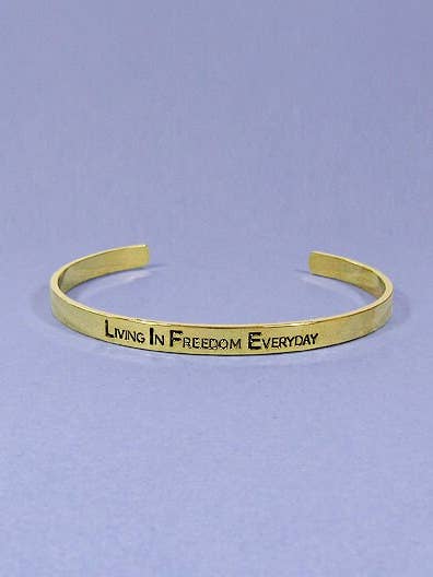 Braccialetto a polsino stampato Living In Freedom Everyday (life) per la vendita all'ingrosso da parte di TheTizana