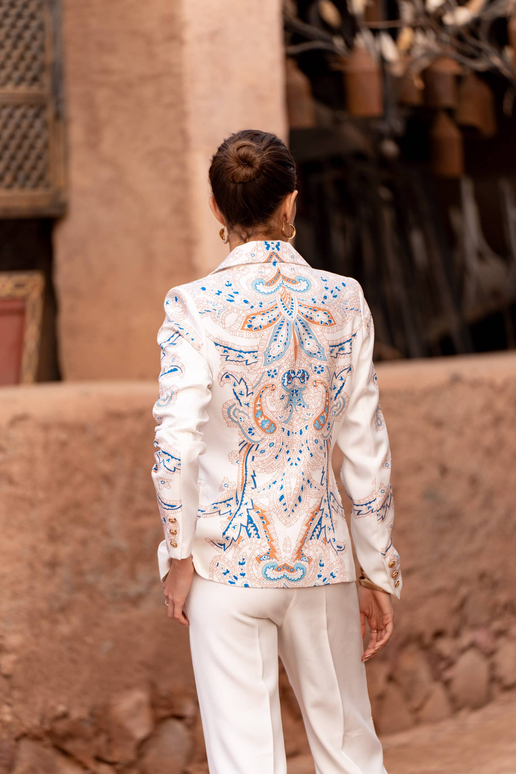 Attentif Paris - Wholesale Blazer - Women's - White printed blazer with blue and camel patterns4