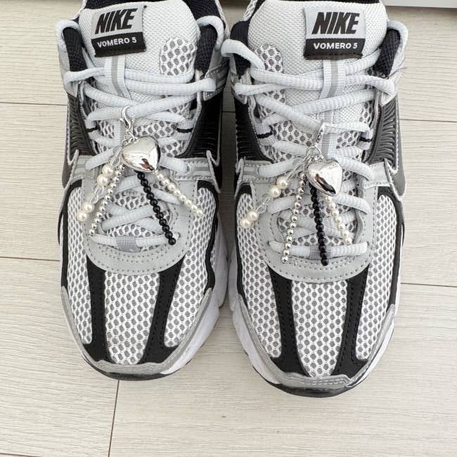 MOND HAUS - Venta al por mayor Accesorio de calzado - Unisex - MIREI Adorno para Zapatos | Correa Multicuentas con Colgante de Corazón6