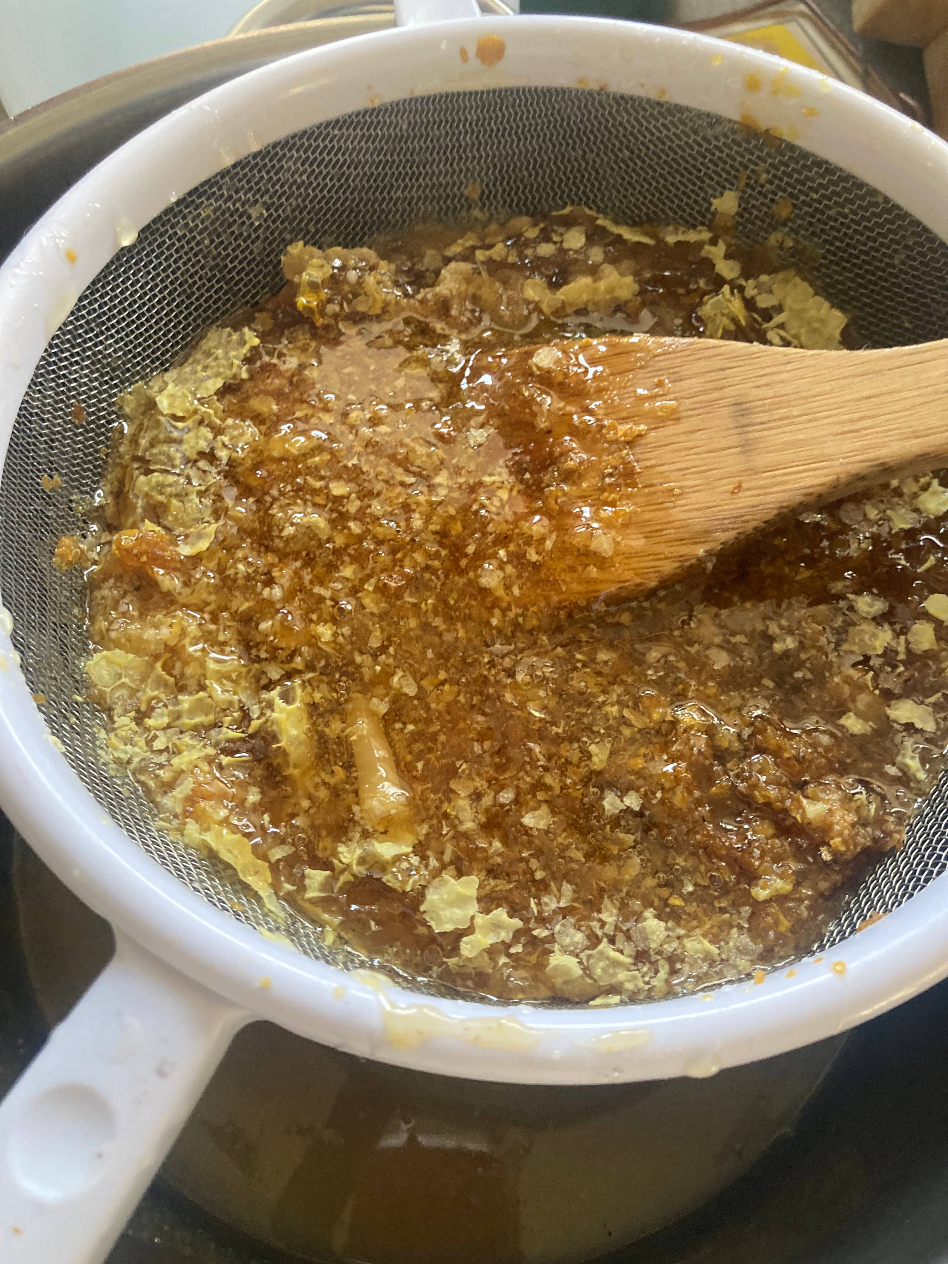 Honeybee Herbs - Wholesale Honey - Raw Unfiltered Honey3