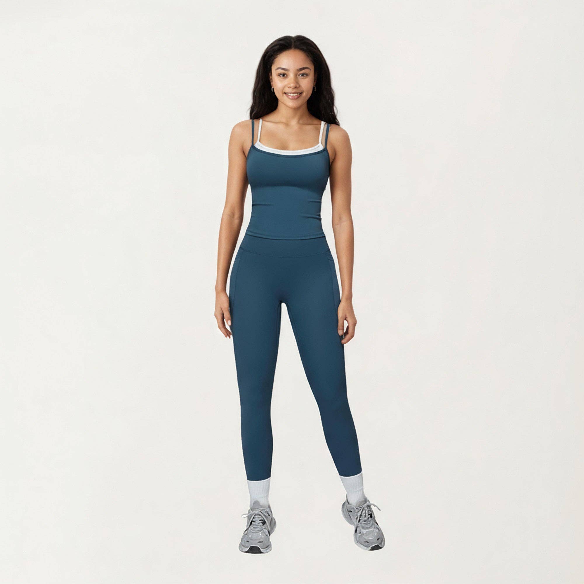 Active by Anna-Kaci – wholesale Sportöverdel – Dam – Dubbelremmad åtsittande aktivt linne med inbyggd hylla-bh10