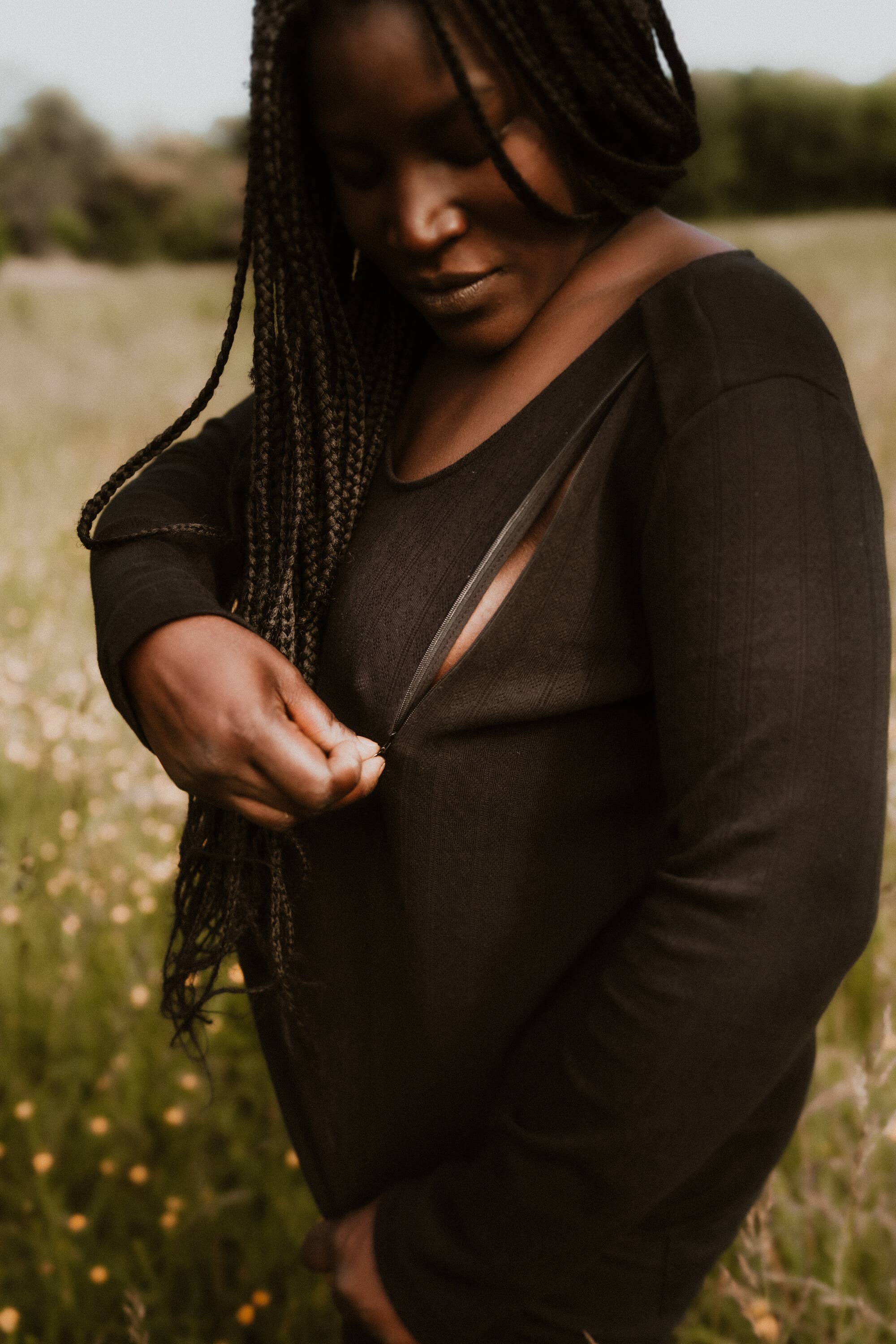 You&Milk - Wholesale Nursing Top - Maternity - Black long-sleeve pointelle nursing T-shirt4