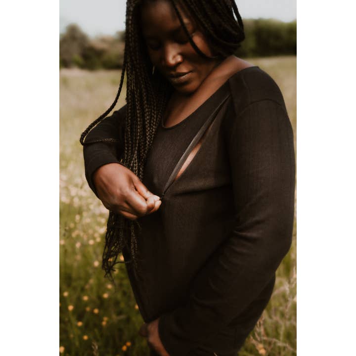 You&Milk - Wholesale Nursing Top - Maternity - Black long-sleeve pointelle nursing T-shirt4