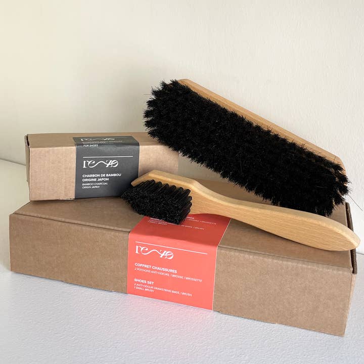 Set de cepillos para zapatos y bolsas antiolor con carbón para venta al por mayor de Rezo