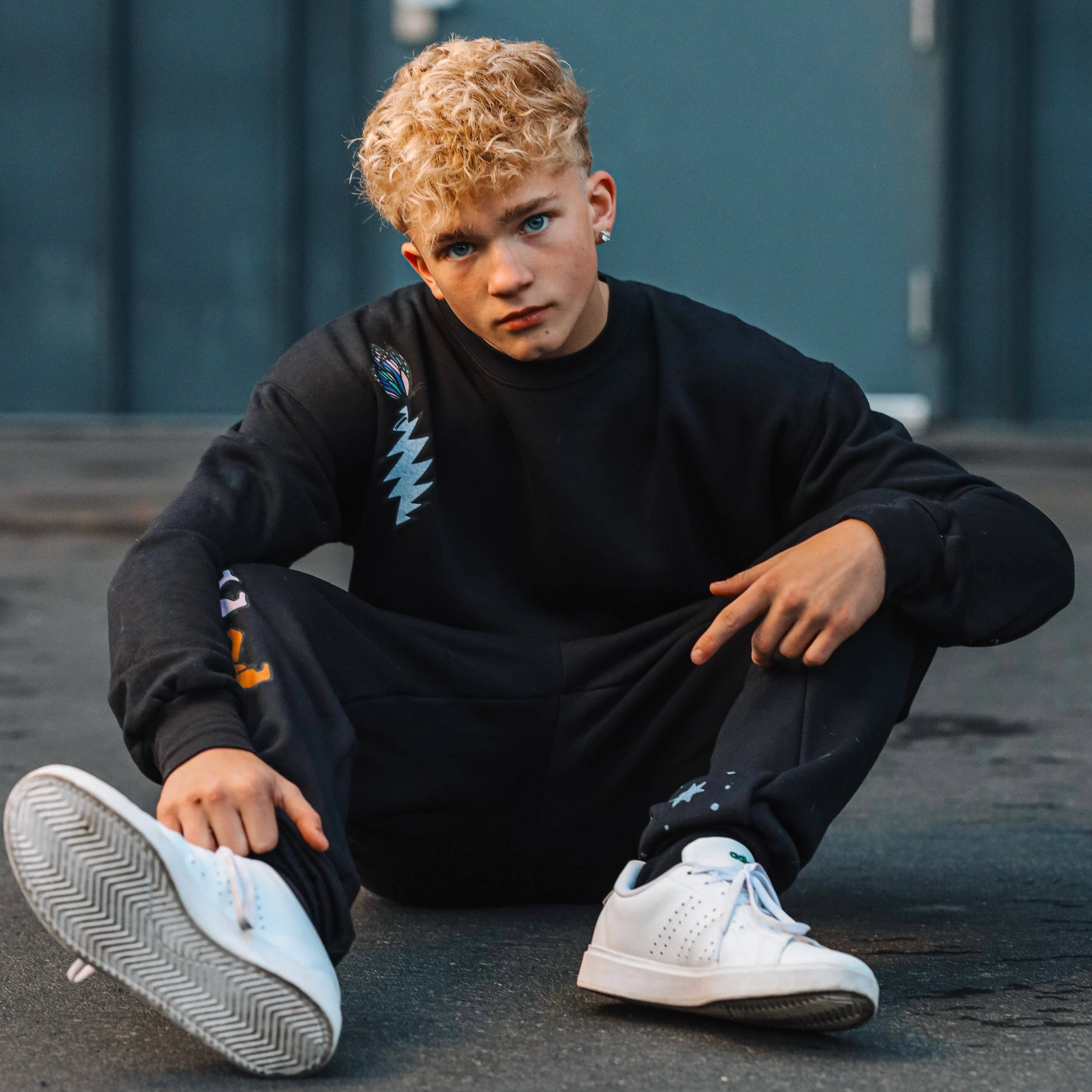 Rowdy Sprout - Wholesale Graphic Sweatshirt - Women's - Grateful Dead Moons Black Crewneck6