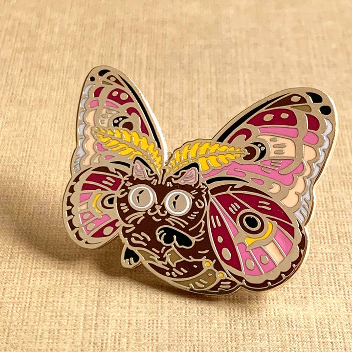 Motte Katze Kastanienbrauner Emaille-Pin für den Großhandel von Paper Puffin