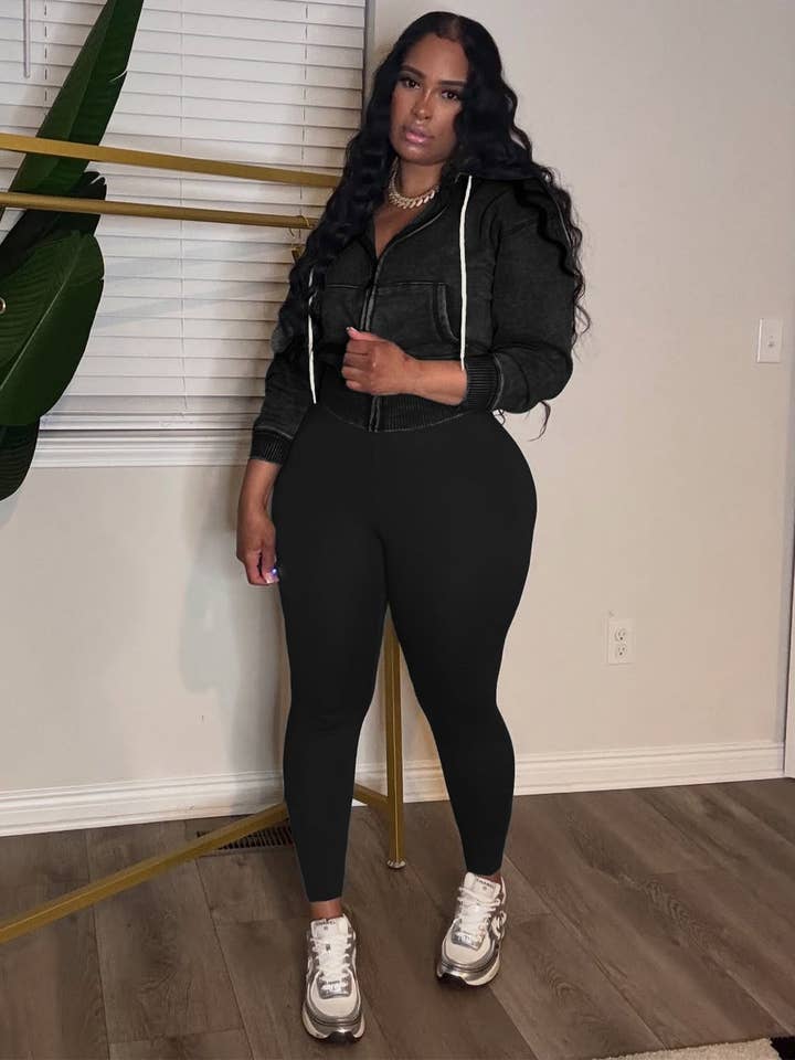 MB Fashion Wholesale - Wholesale Activewear Set - Women's - MB FASHION Cropped Zip-Up Hoodie & High-Waist Leggings Set 50891