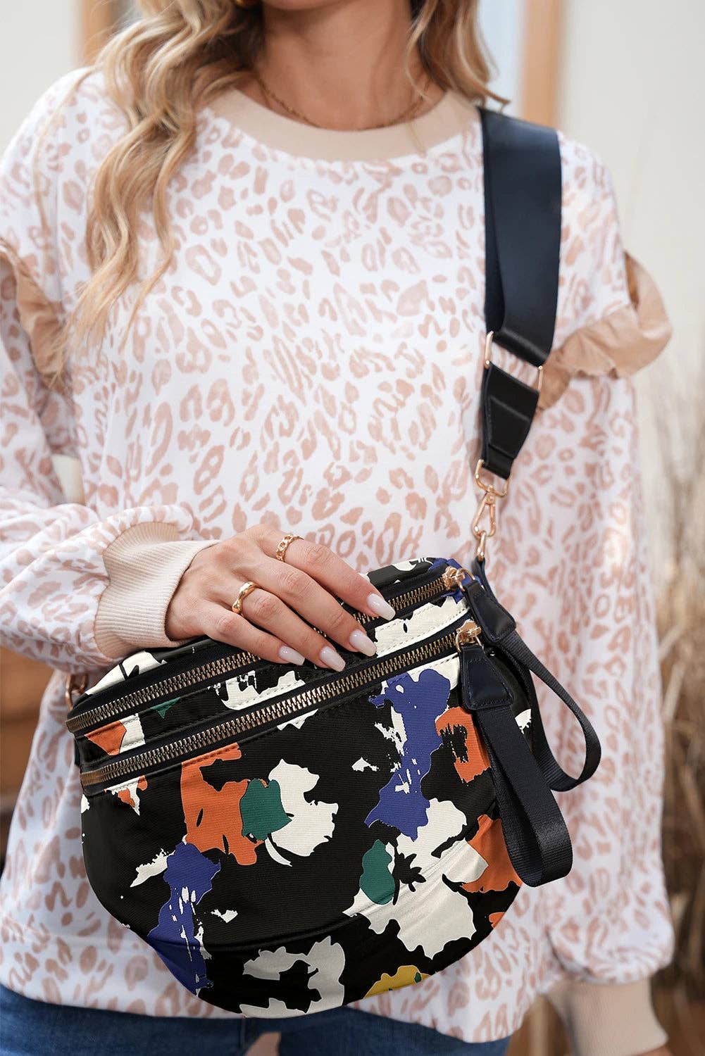 Suhkasana - Wholesale Crossbody Bag - Women's - Camo Print Crossbody Shoulder Bag with Gold Chain Detail29