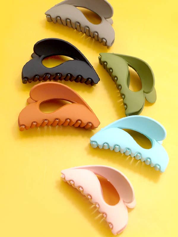 GRAMPOS DE GARRAS DE CABELO EM FORMA DE CORAÇÃO EM FORMA DE LÁGRIMA FOSCA | 40H712 por atacado de JOSSLYN by wall to wall