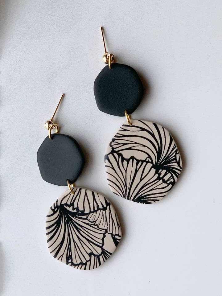 Boucle d'oreille Constance pour la vente par Clay By Denae