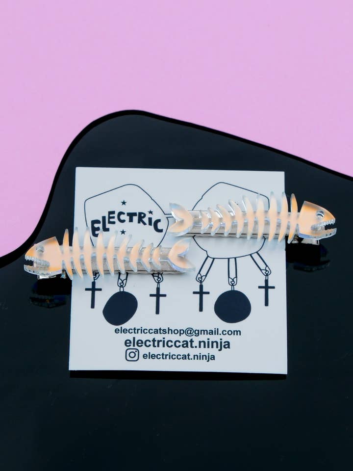 Fiske Hårklemme – Iriserende Akryl Alligatorklemme for engroshandel hos Electric Cat