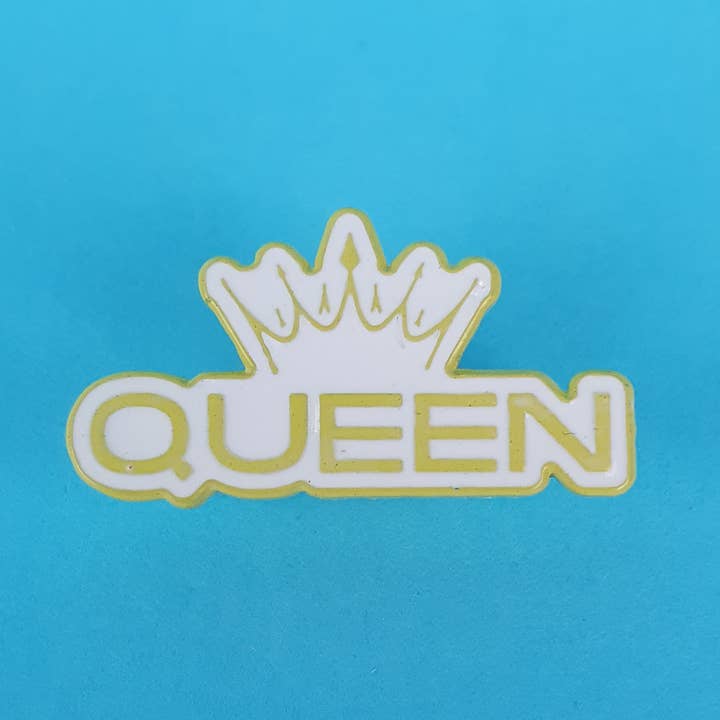 Queen Pin-emblem for engroshandel hos Dragged out