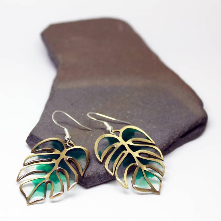 Plataica - Wholesale Dangle Earrings - Brass and 925 silver monstera leaf earrings with clear UV resin4