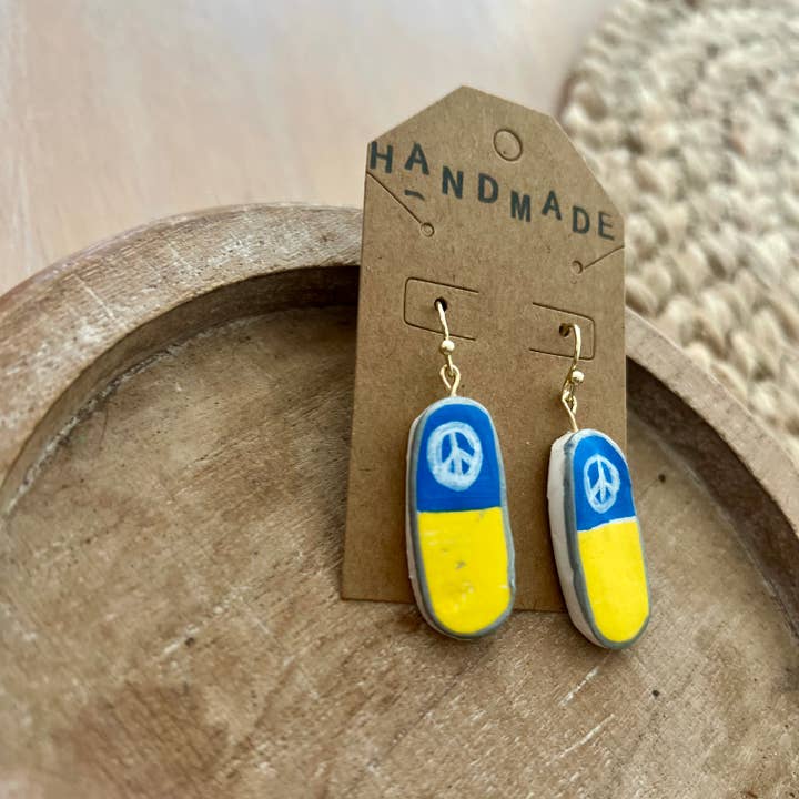 Brincos de Argila Feitos à Mão - Oval Paz na Ucrânia por atacado de Keely Siebenthal Art & Designs