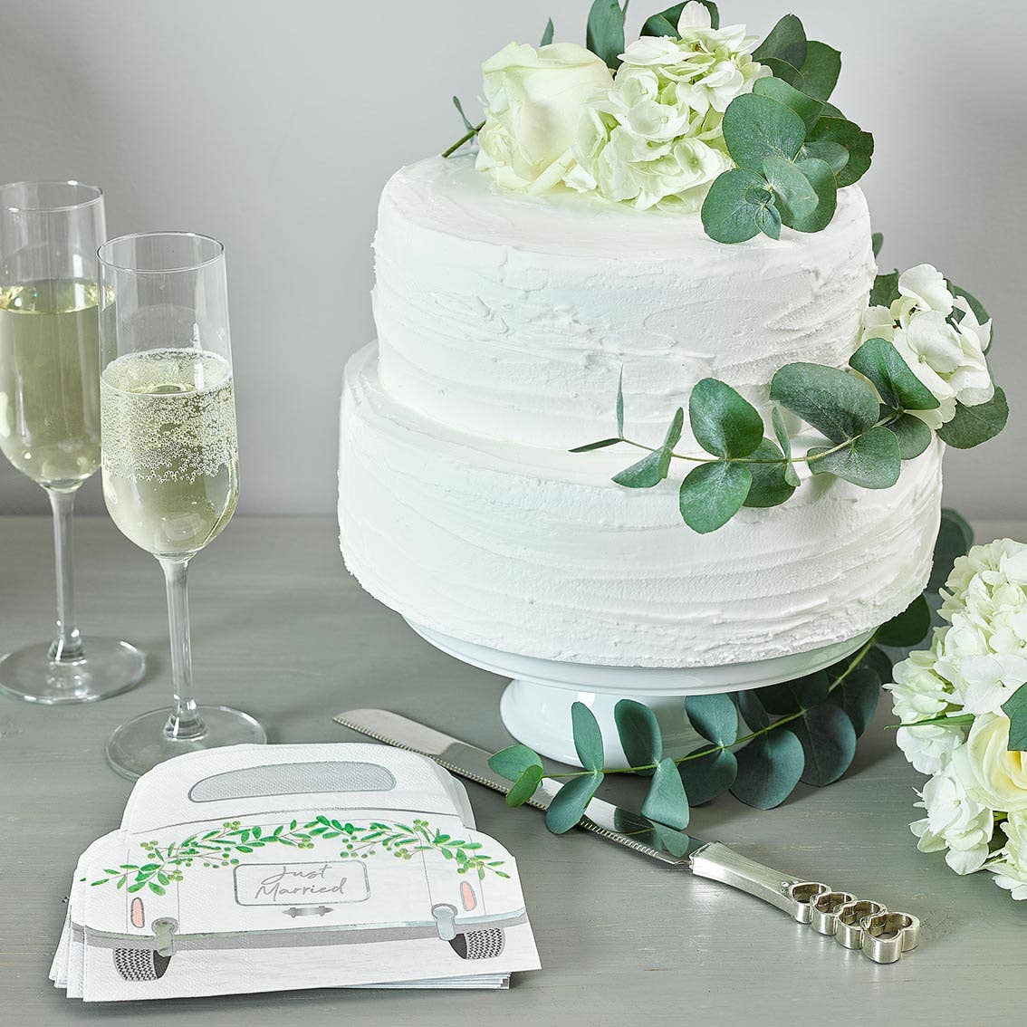 Talking Tables UK – wholesale Disposable napkin – Just Married' Floral Car Napkins | 16 Pack | Wedding |5