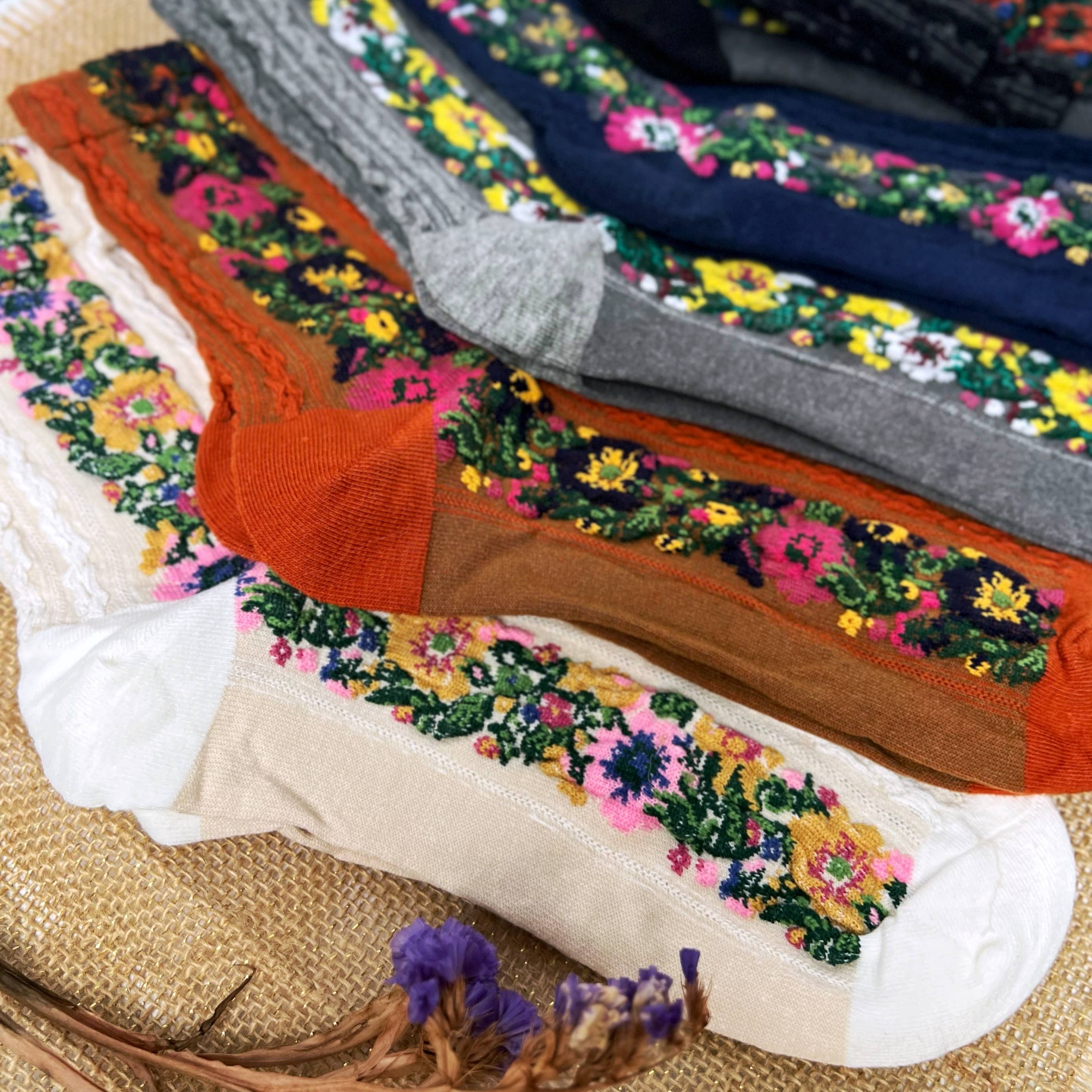 Daisy Dunes - Wholesale Socks - Women's - Audrey Vintage Socks2