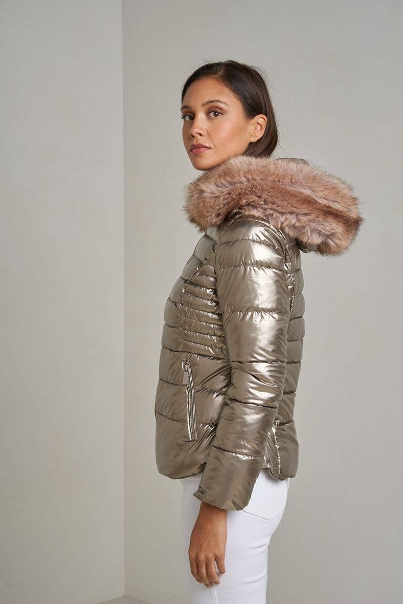 Attrait Paris - Wholesale Jacket - Women's - Metallic short puffer jacket with faux fur hood2
