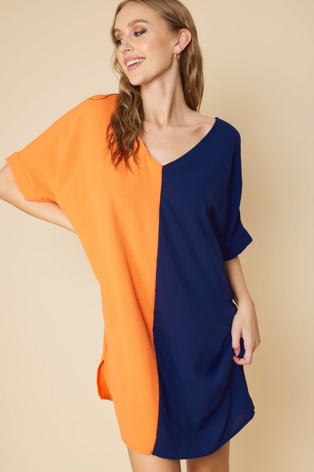 Peace Love Line - Vendita all'ingrosso Vestito - Donna - MINI ABITO CON SCOLLO A V COLOR BLOCK7