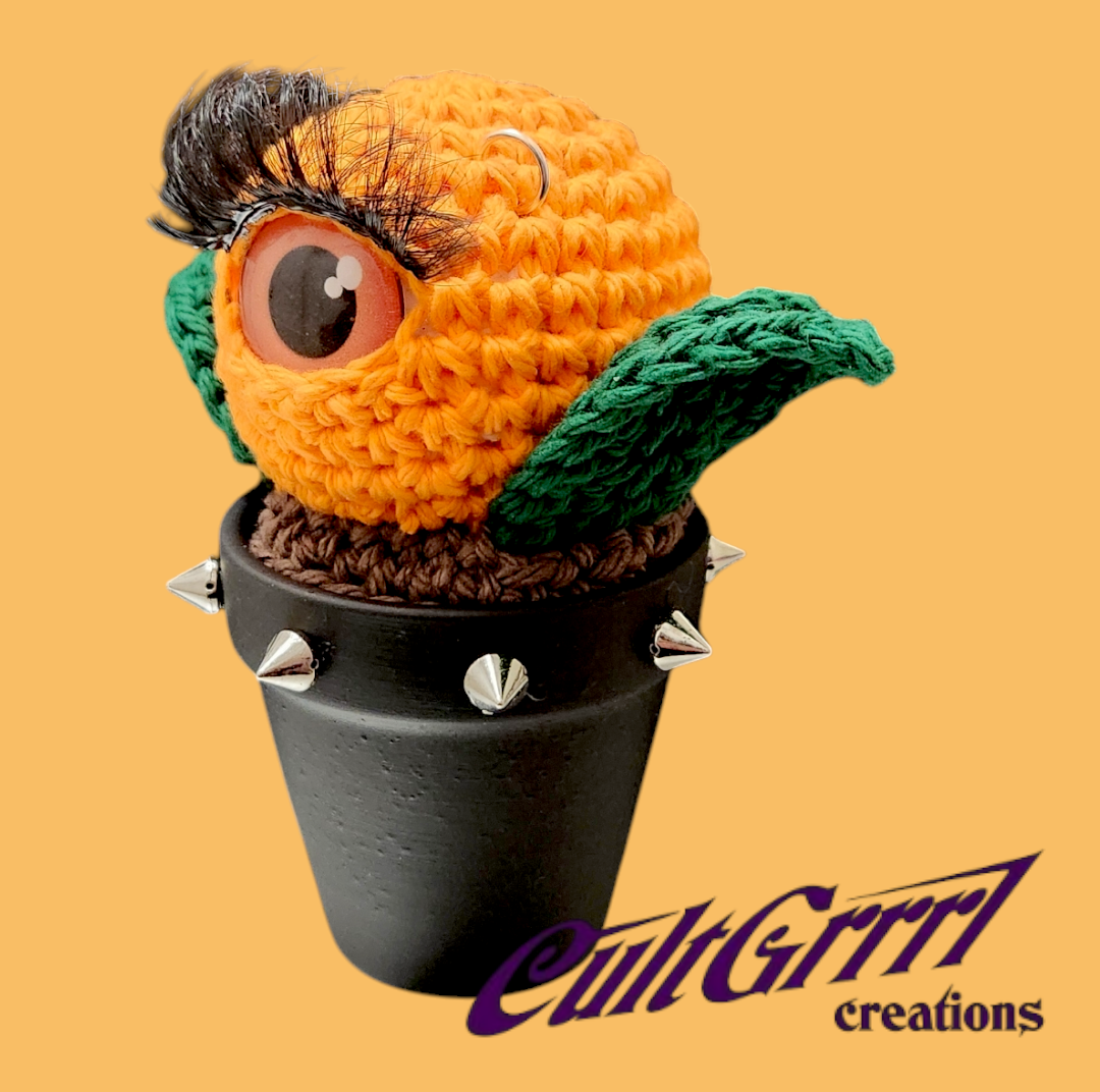 CultGrrrl Creations - Wholesale Decorative tabletop object - Crochet Faux EyePod Plant3