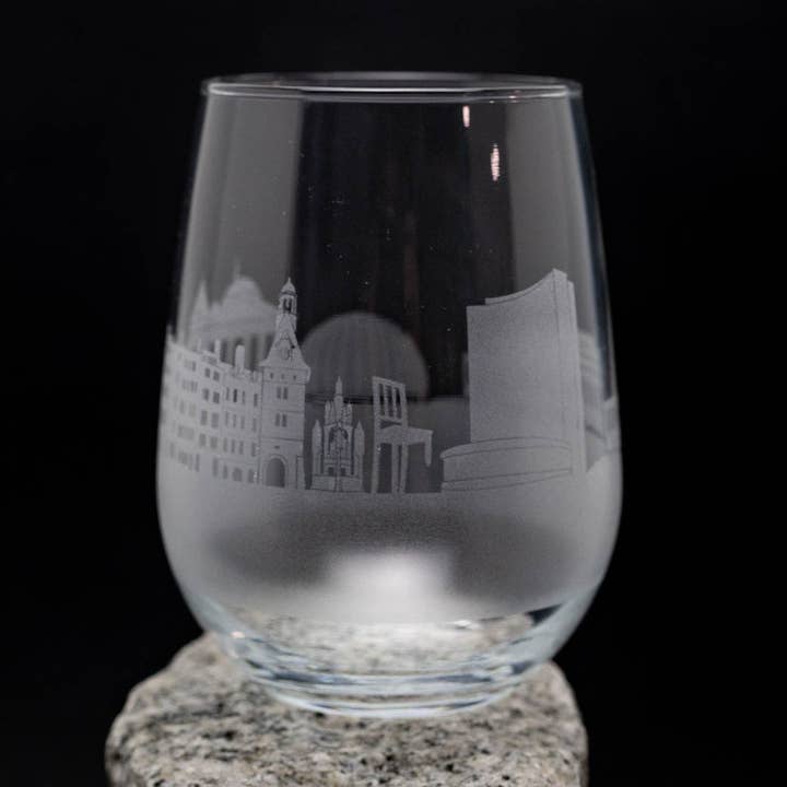 Genève, Zwitserland Skyline Wine Glass voor wholesale door Urban & Etched