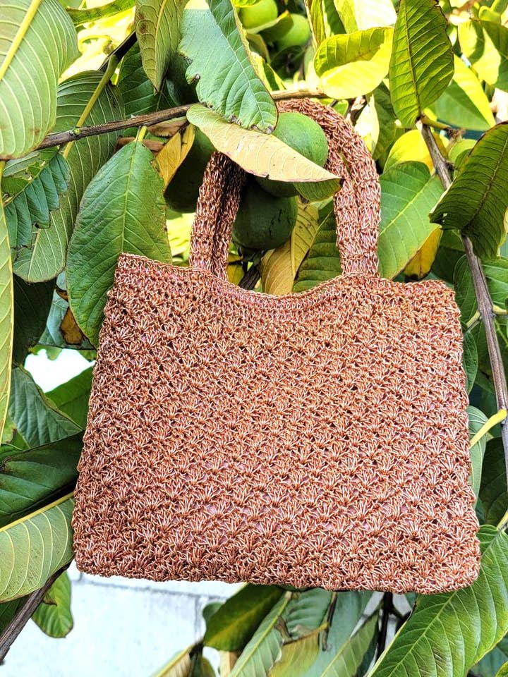 VIRKAD VÄSKA LITEN TOTE för wholesale av Ricki designs