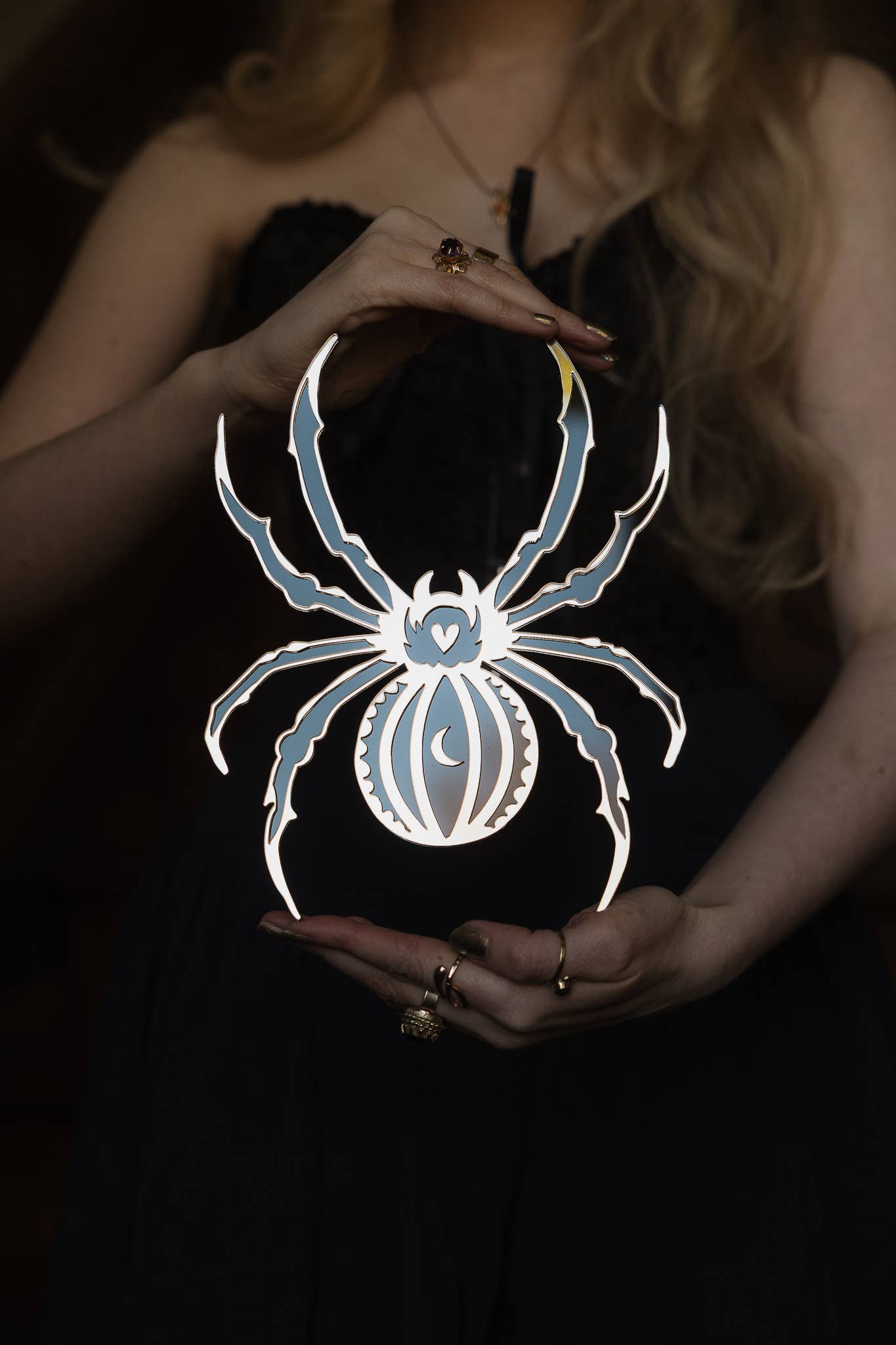 Suzanne Oddy Design Limited – wholesale Wall mirror – Spider Wall Mirror1