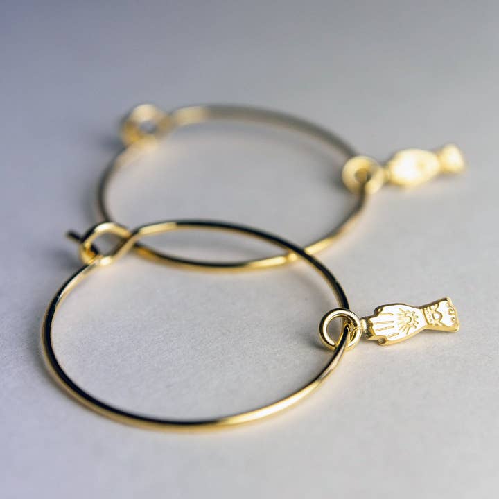 Große Creolen Frida, vergoldet mit Feingold – hergestellt in Frankreich für den Großhandel von Adorabili