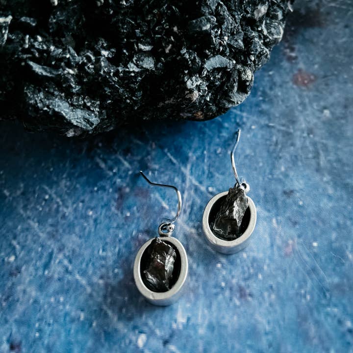 Yugen Handmade - Wholesale Dangle Earrings - Oval Dangle Silver Earrings with Authentic Raw Meteorite7