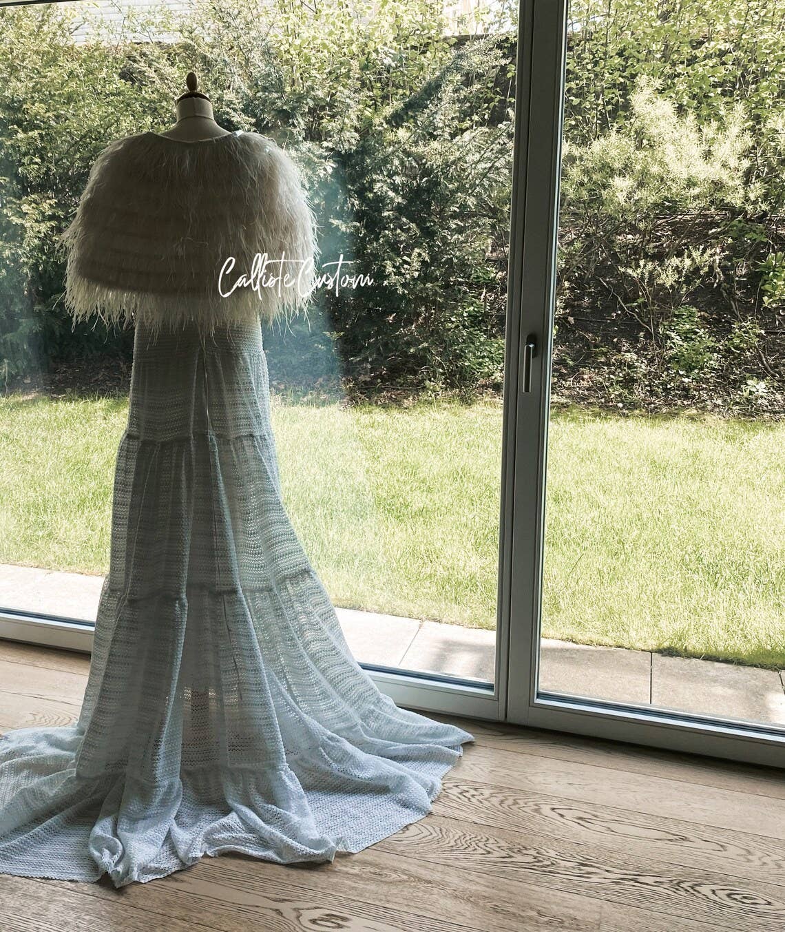 PETRA KARA BRIDAL – Großhandel Cape – Damen – Vorbestellung Straußenfedern Bolero-Cape5