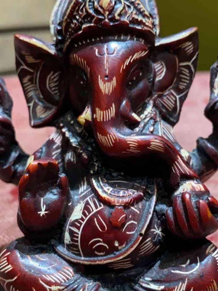 Abhaya Mudra Ganesh ætset harpiksstatue for engroshandel hos Katmandu Trading Co.
