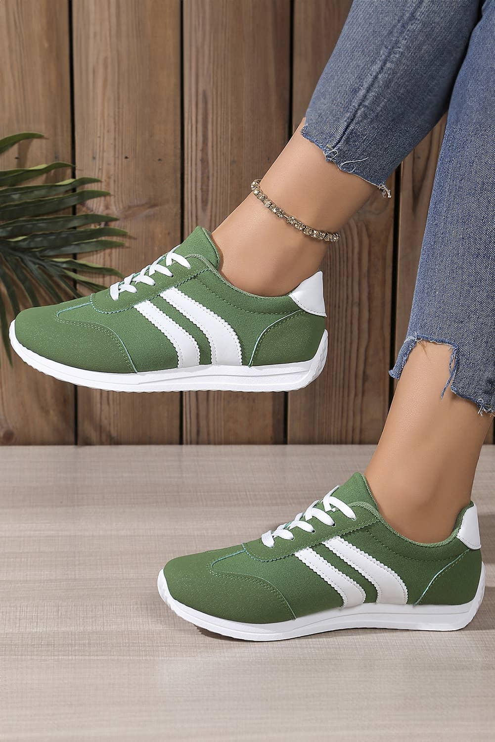 Aapparella - Wholesale Lifestyle Sneakers - Women's - Colorblock Contrast PU Panel Sneakers | US6-109