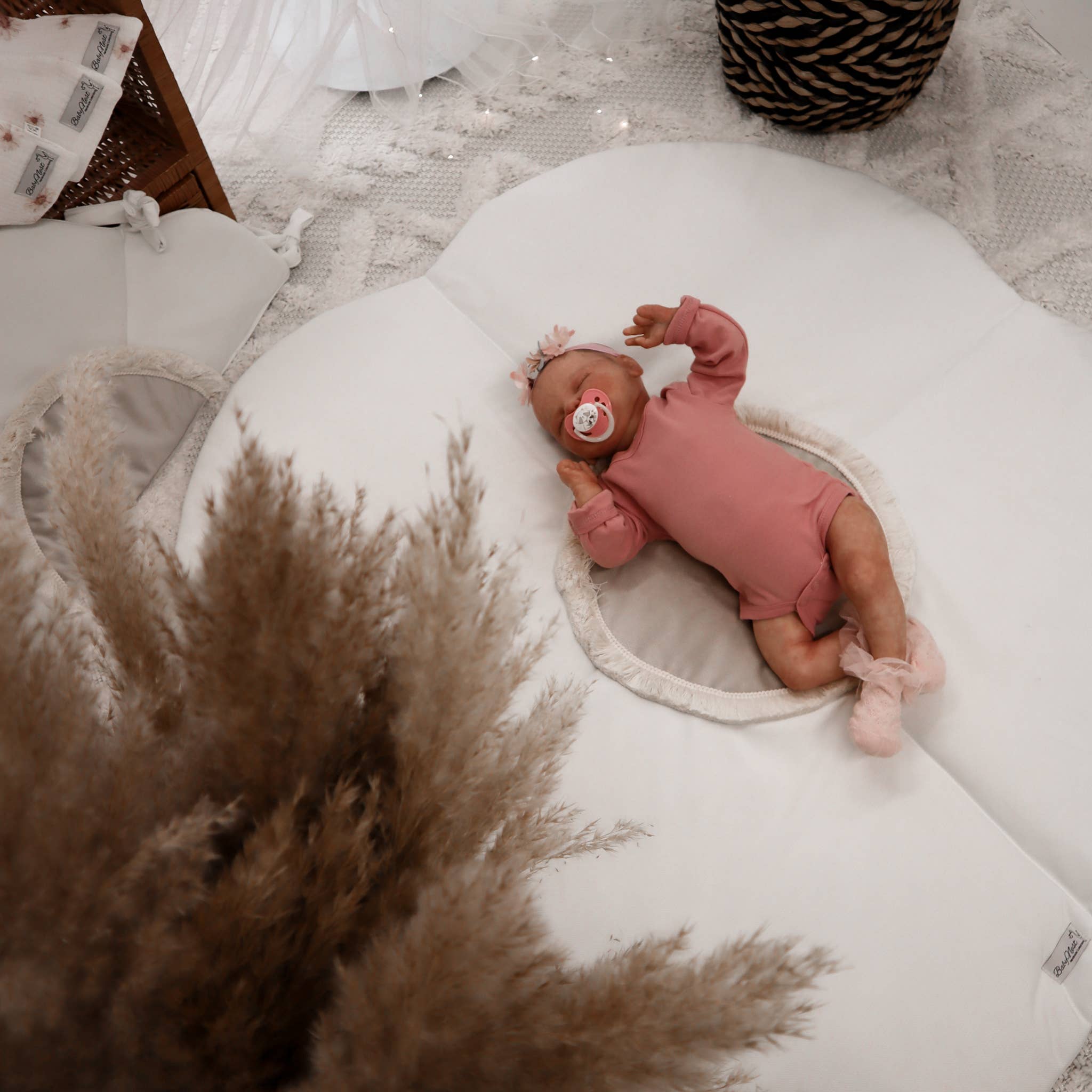 BabyNest - Wholesale Play Mat - Kids & Baby - Crawling blanket | Play mat | Daisy2