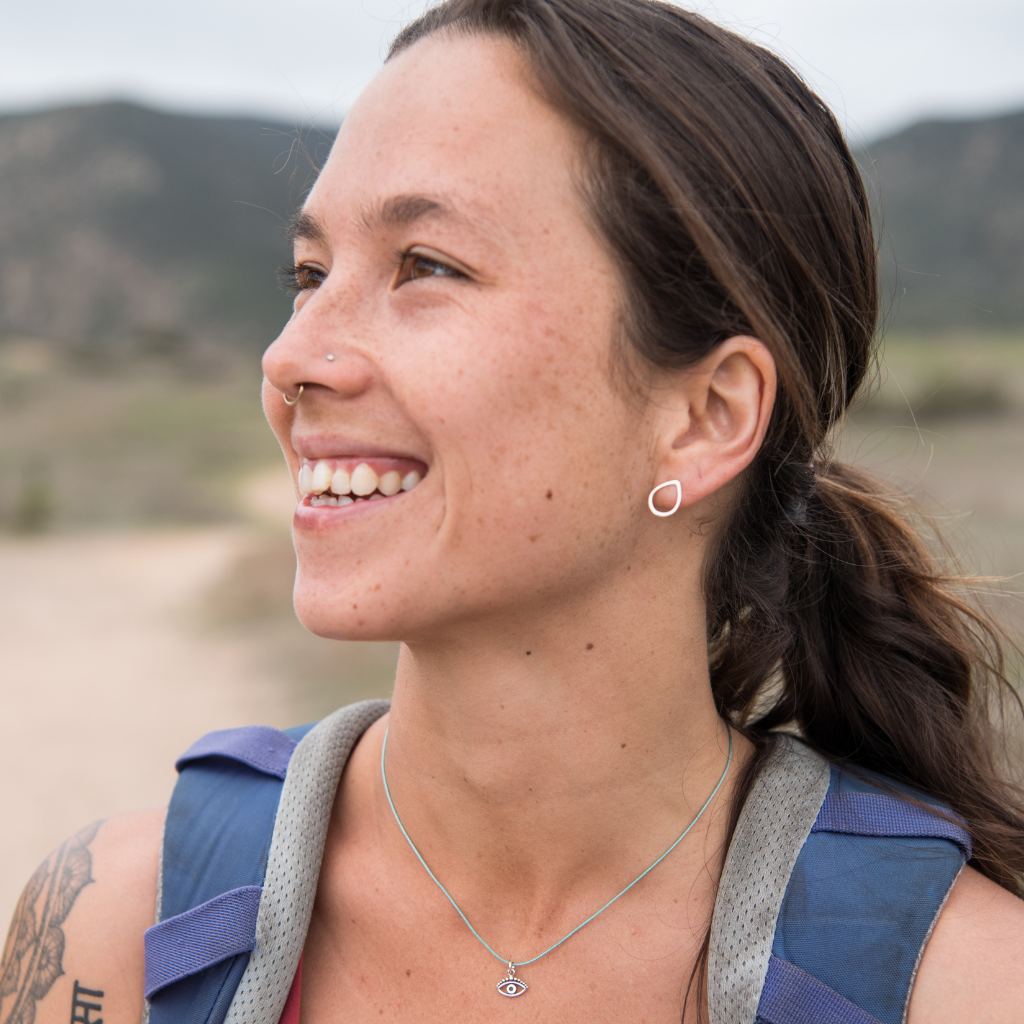 Bronwen Jewelry - Venta al por mayor Pendientes de botón/aretes de poste - Pendientes Ronja Post3