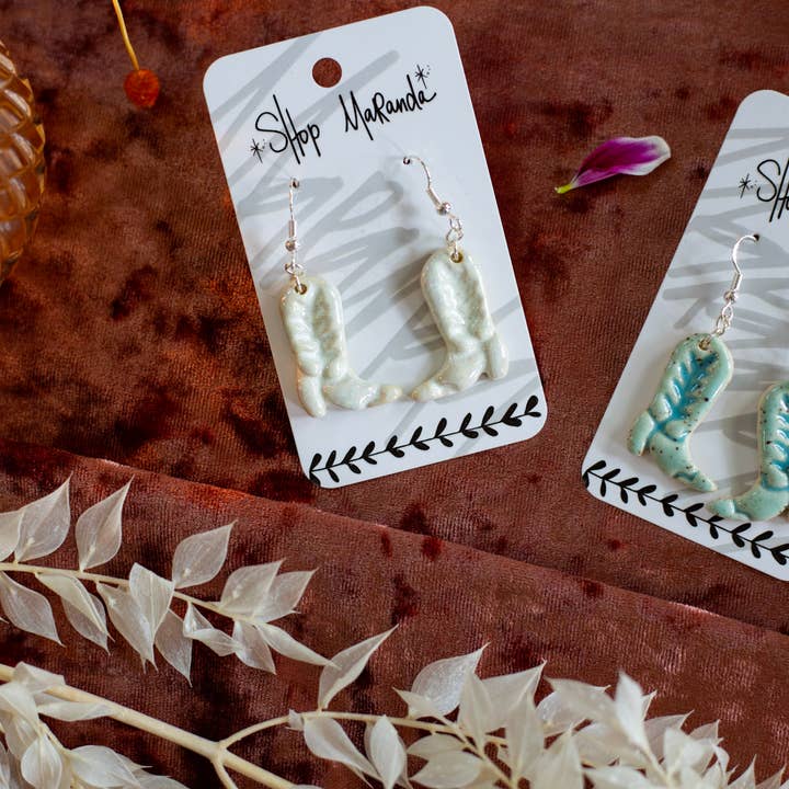 Os Brincos Maleena Boot em Branco (Linha de Casamento) por atacado de Shop Maranda