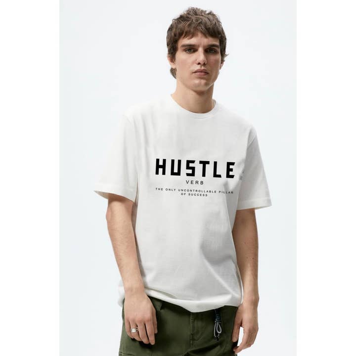 T-SHIRT HUSTLE GRAPHIC POUR HOMME pour la vente par HUENIQ
