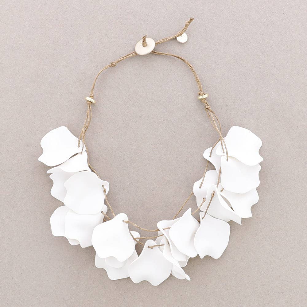 Sonata - Vendita all'ingrosso Collana con ciondolo/pendaglio - Collana in resina a triplo petalo0