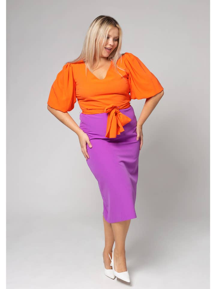 Enfärgad klänning i tyg, vår- och sommarkollektion, plusstorlek för wholesale av Teresa Cardoso Oliveira