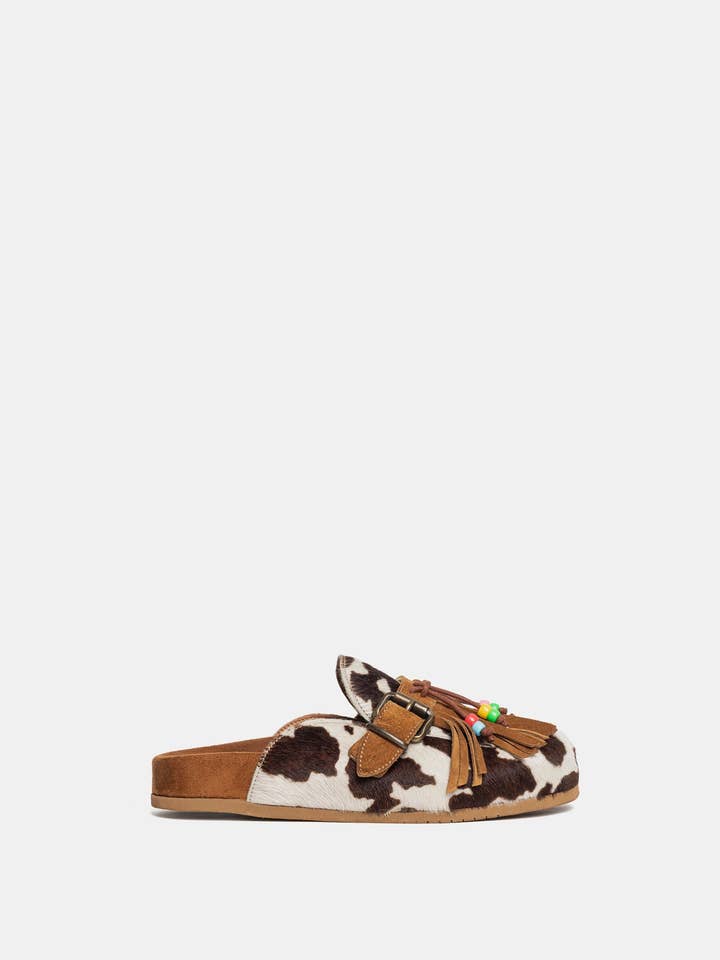 Træsko i ponyskind med frynser og farverige perler FUS6 for engroshandel hos METISSE