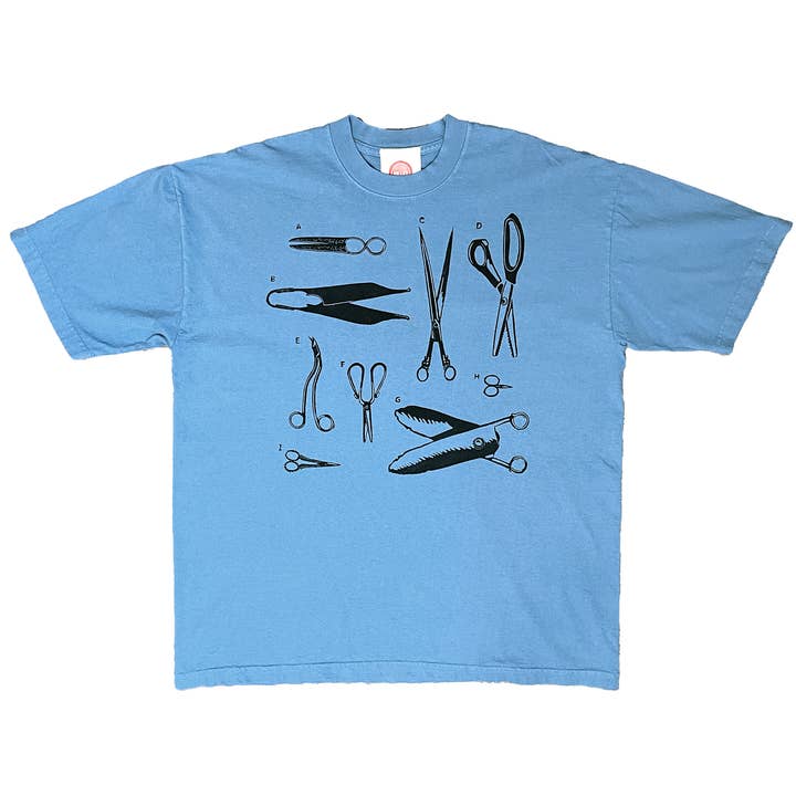 T-shirt unisexe - Les ciseaux à travers l'histoire pour la vente par Lara Grant