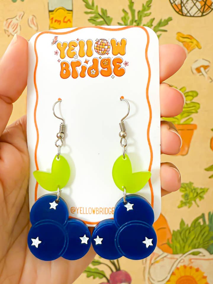 Orecchini a goccia con stella e mirtillo per la vendita all'ingrosso da parte di YellowBridge