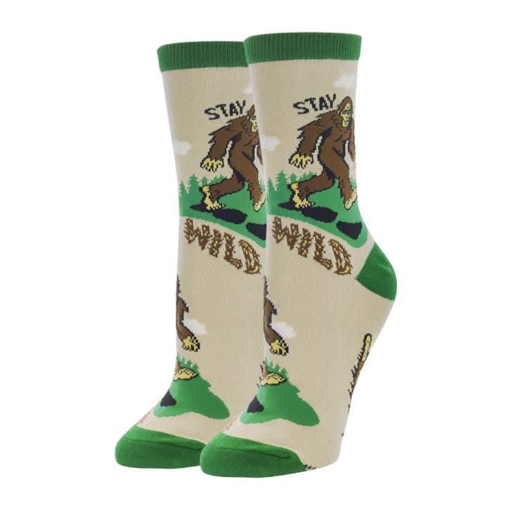 Stay Wild | Chaussettes Novelty Bigfoot en coton Crew pour femmes pour la vente par Oooh Yeah/Sock It Up/Oooh Geez Slippers